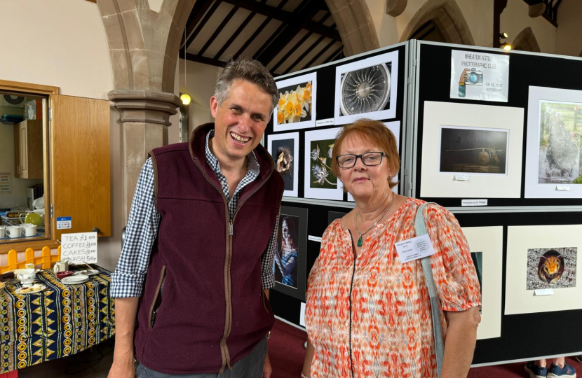 Sir Gavin Williamson is joined by residents of Wheaton Aston