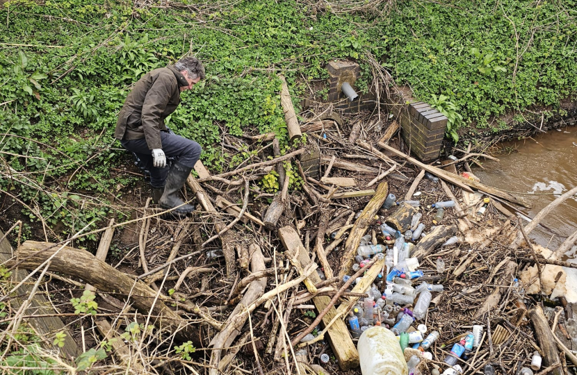 Sir Gavin Williamson clearing the Scotchbrook Culvert in Stone