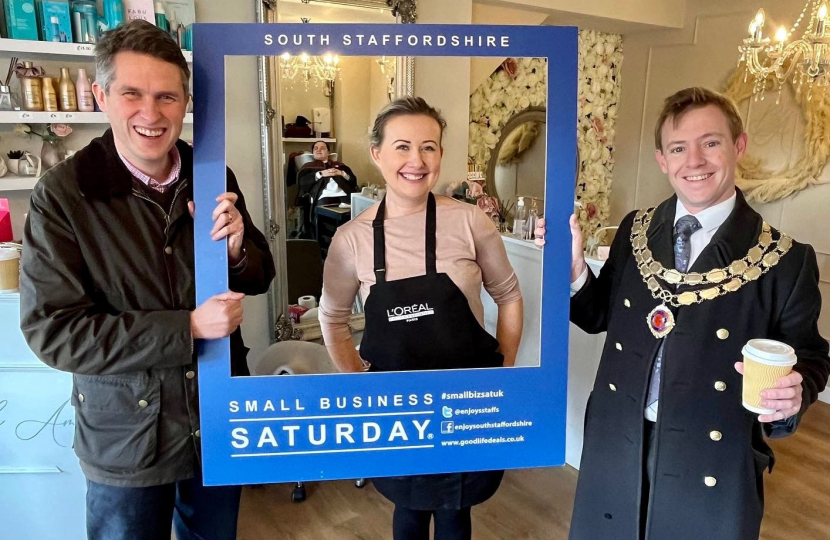 Sir Gavin Williamson MP (L) with Chairman of Wombourne Parish Council, Dan Kinsey (R) at Bella Amore