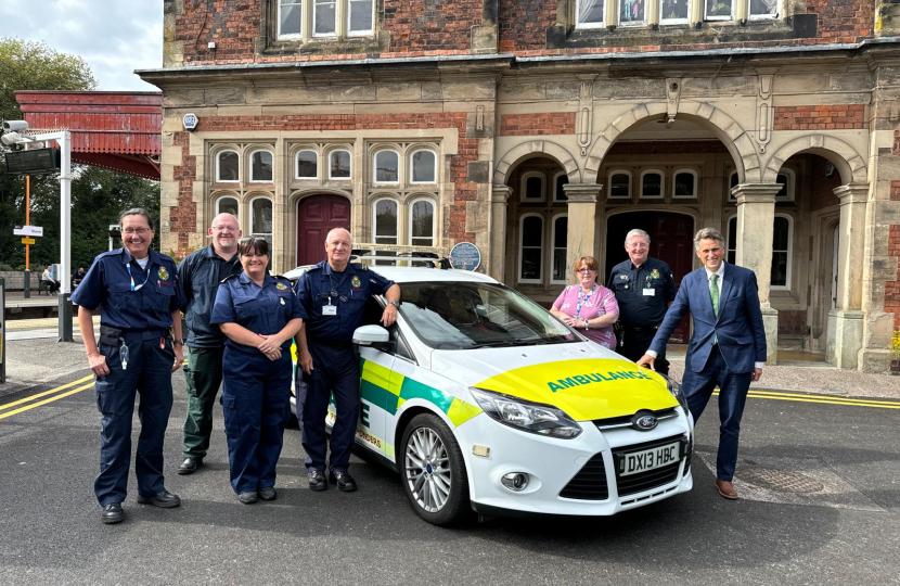 Sir Gavin Williamson is joined by the Stone Community First Responders