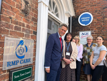 Sir Gavin Williamson is joined by the Citizens Advice Team