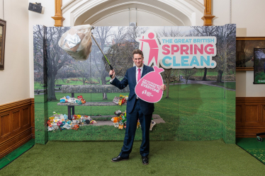 Sir Gavin Williamson has shown his support for the Great British Spring Clean initiative.